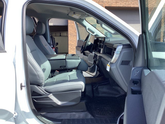 2027 Ford Super Duty F-550 DRW F-550® XL