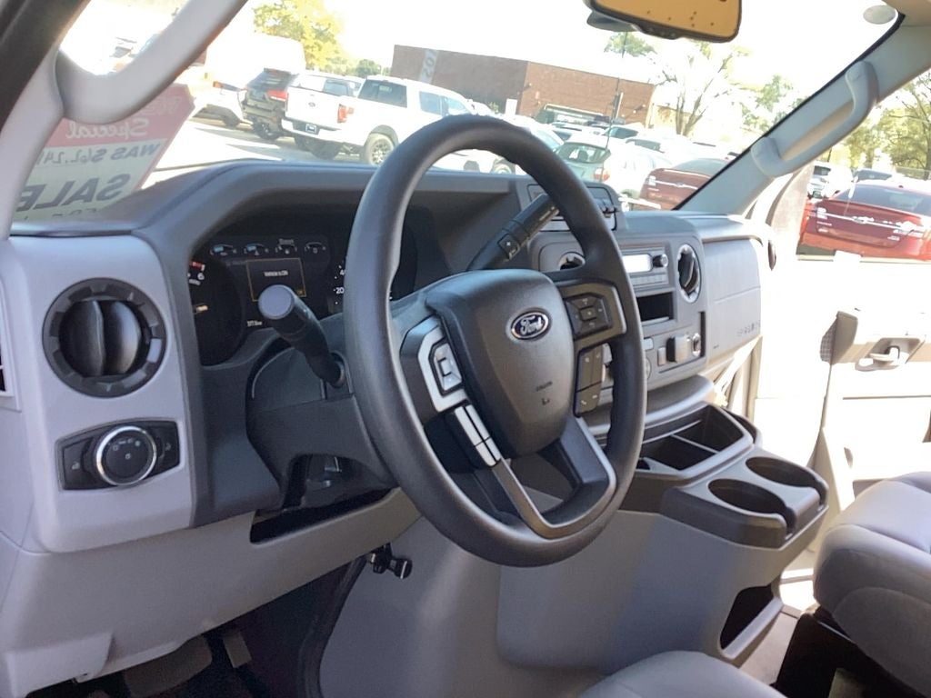 2025 Ford E-Series Cutaway E-350 SRW