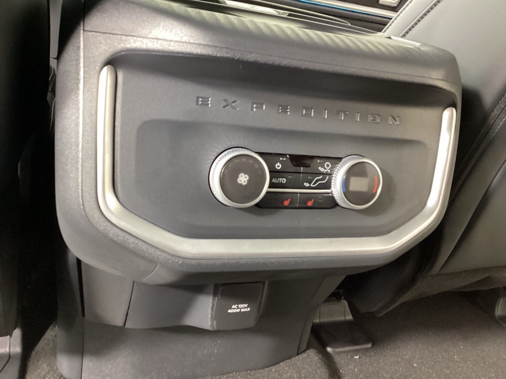 2025 Ford Expedition Platinum®