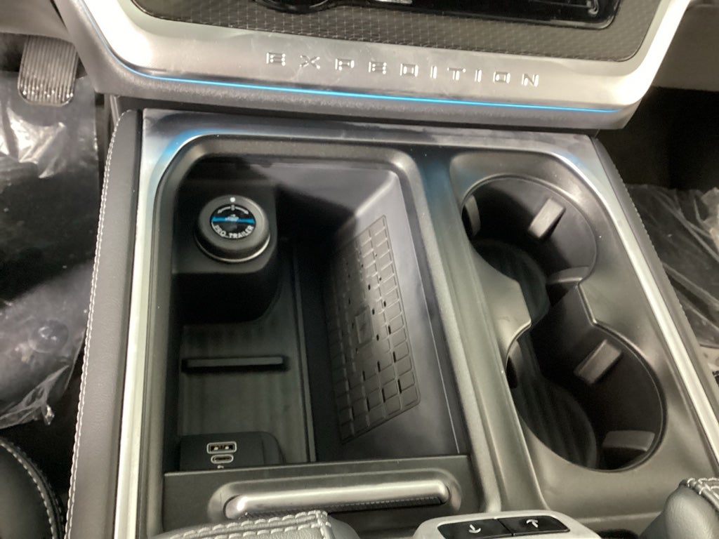 2025 Ford Expedition Platinum®