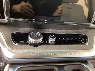 2025 Ford Expedition Platinum®