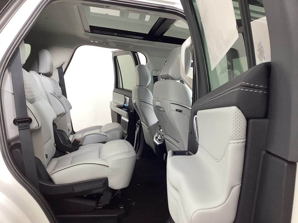 2025 Ford Expedition Platinum®