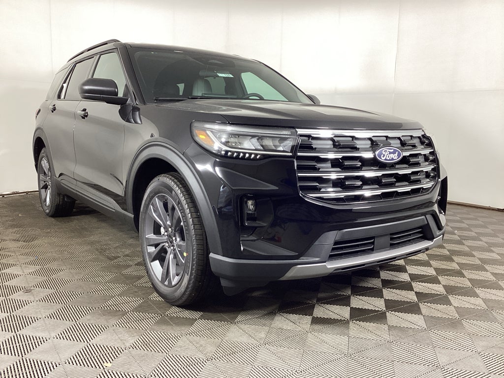 2027 Ford Explorer 4DR 4WD ACTIVE