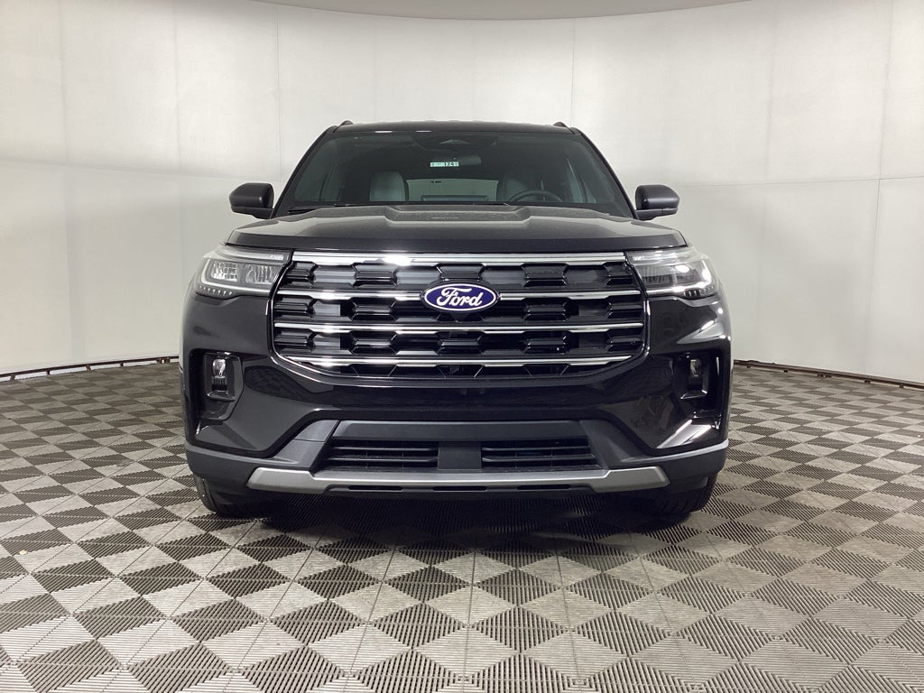 2027 Ford Explorer 4DR 4WD ACTIVE