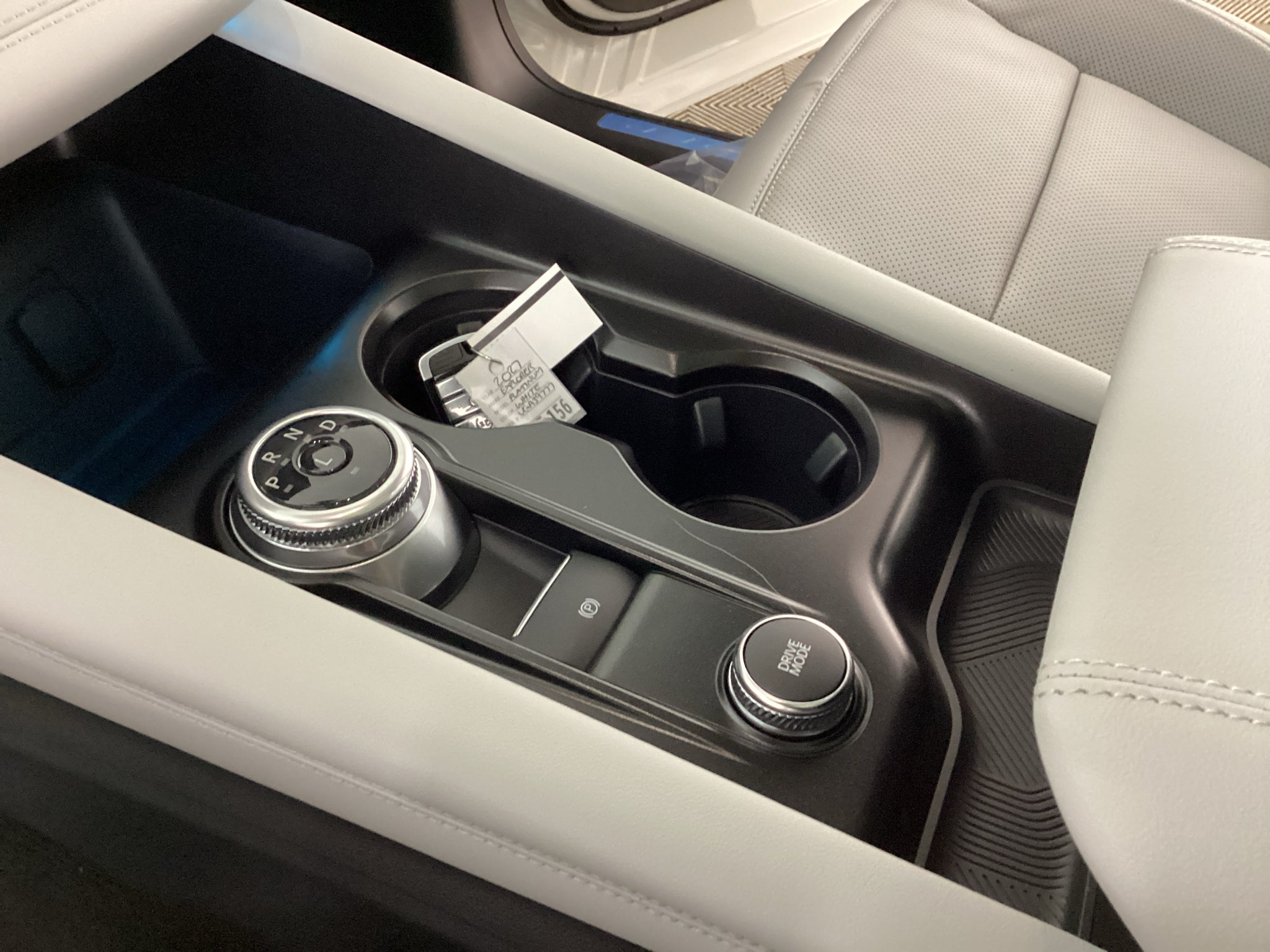 2027 Ford Explorer Platinum™
