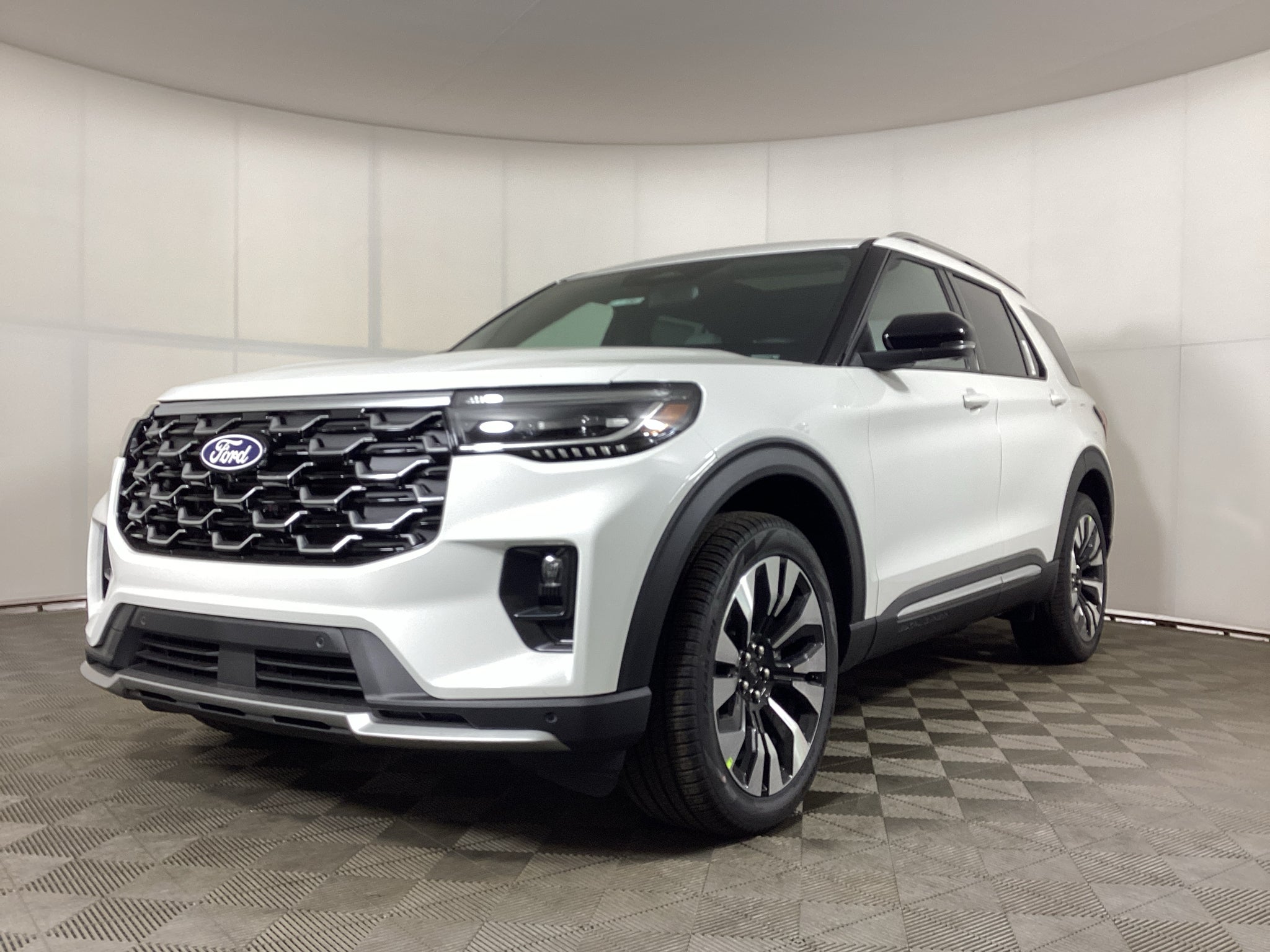 2027 Ford Explorer Platinum™