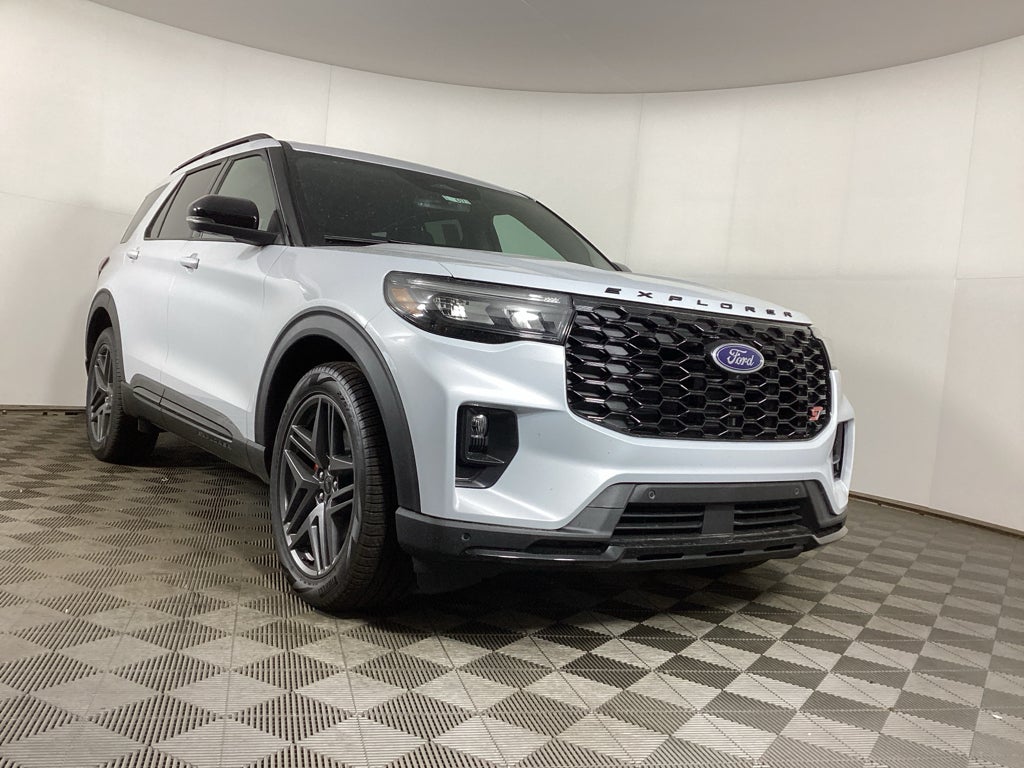 2026 Ford Explorer ST 4WD's photo