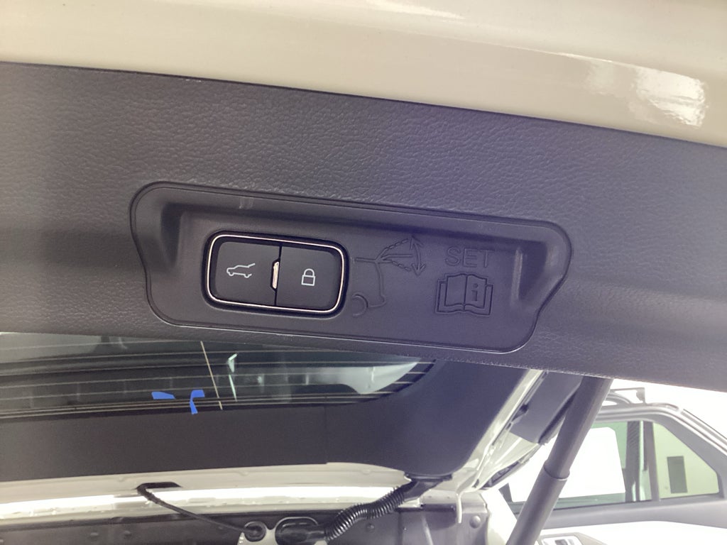 2027 Ford Explorer 4DR 4WD PLTNM
