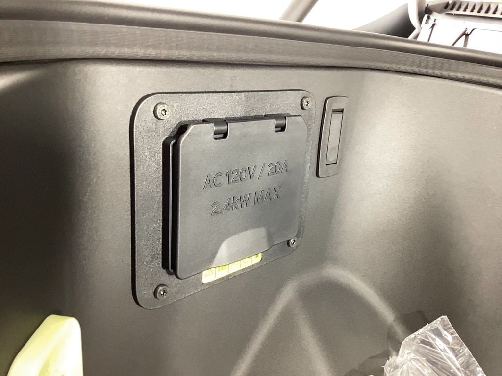 2025 Ford F-150 Lightning Flash™