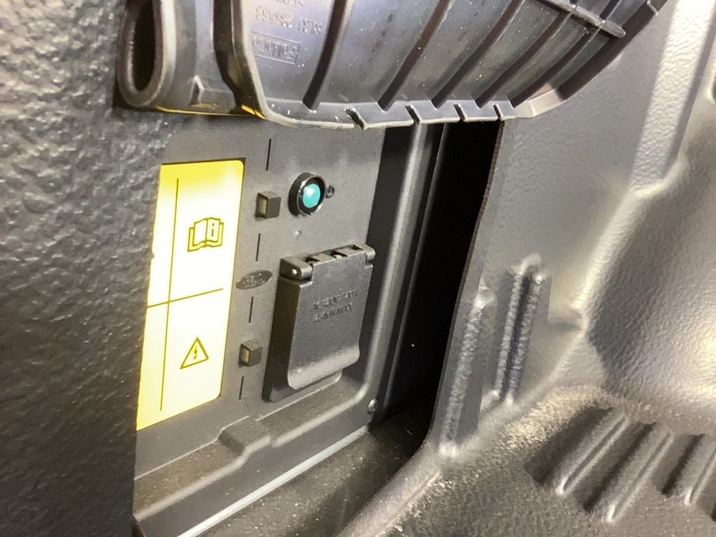 2025 Ford F-150 Lightning Lariat®