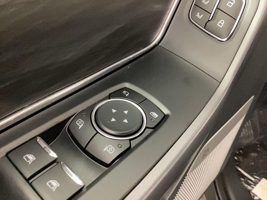 2025 Ford F-150 Lightning Lariat®