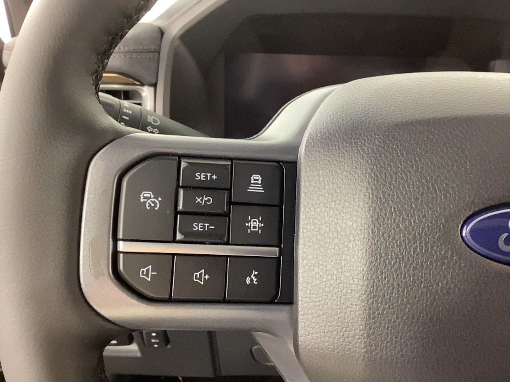 2025 Ford F-150 Lightning Lariat®