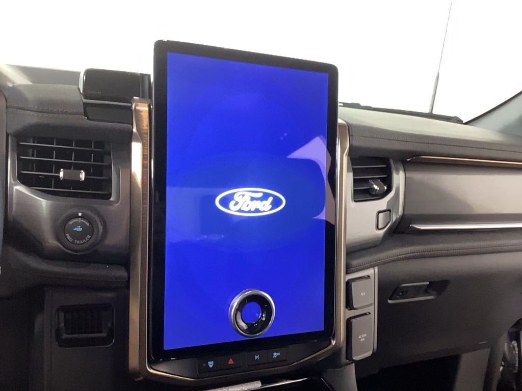 2025 Ford F-150 Lightning Lariat®