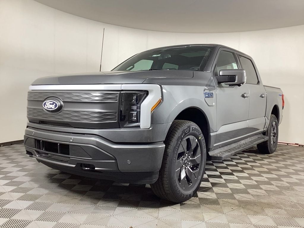 2025 Ford F-150 Lightning Lariat®