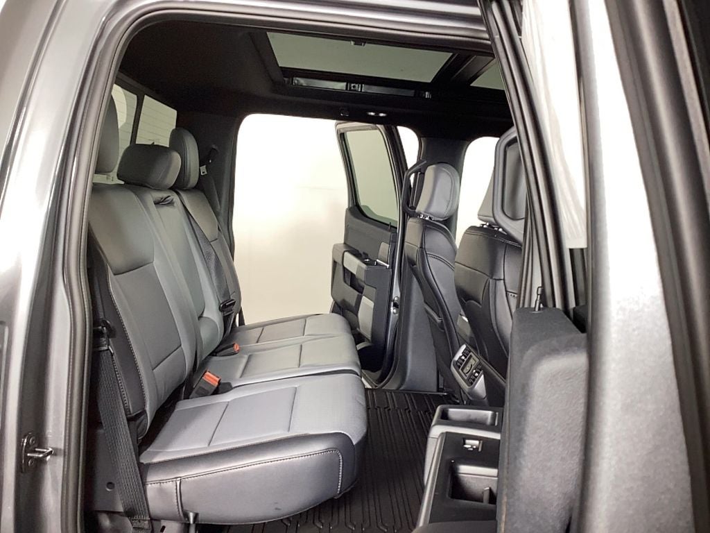 2025 Ford F-150 Lightning Lariat®