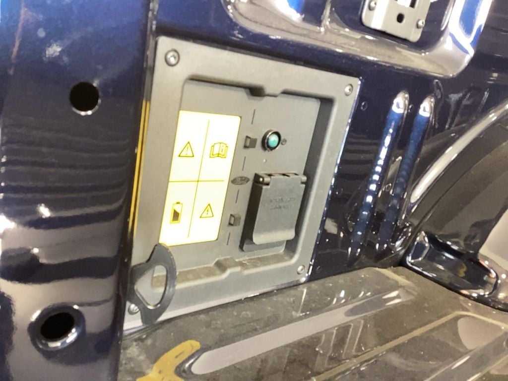 2025 Ford F-150 Lightning Lariat®