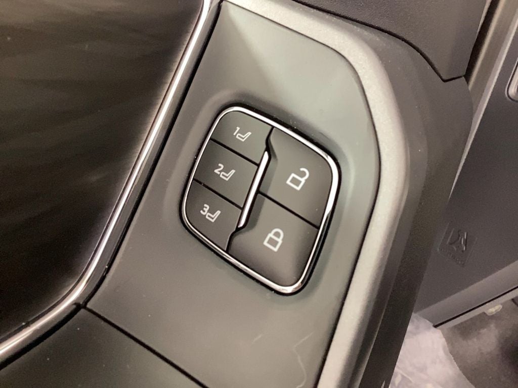 2025 Ford F-150 Lightning Lariat®