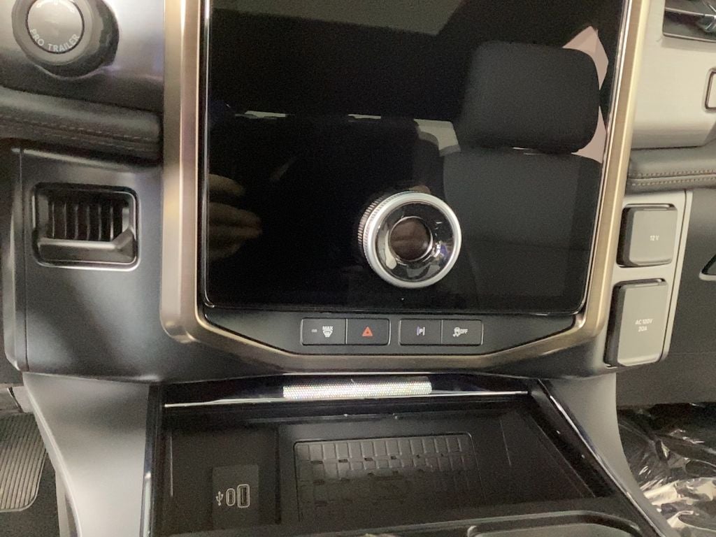 2025 Ford F-150 Lightning Lariat®