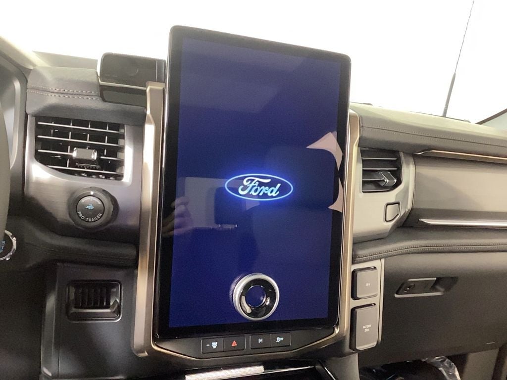 2025 Ford F-150 Lightning Lariat®