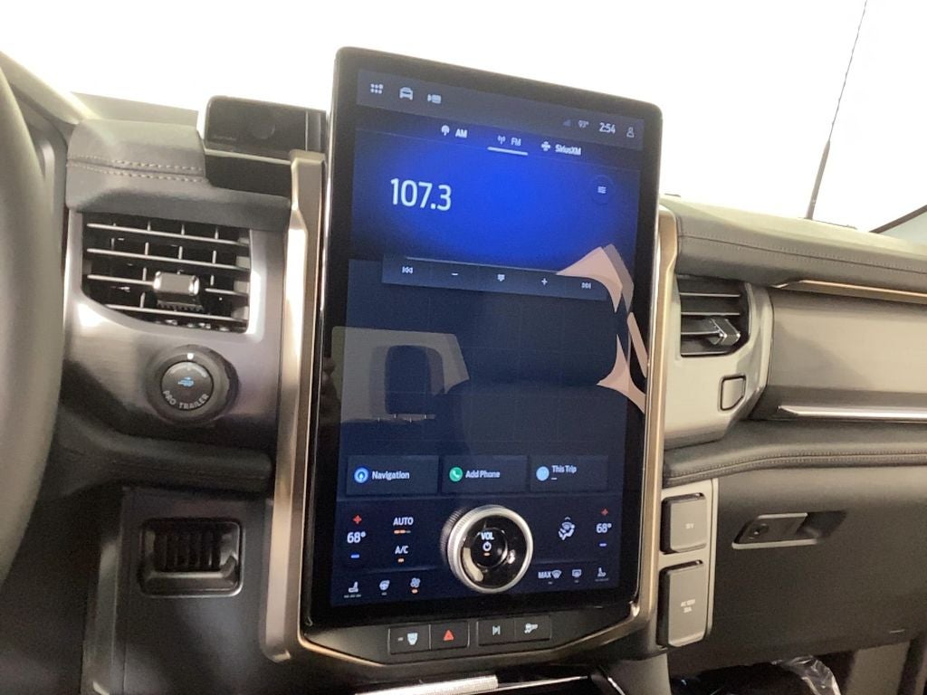 2025 Ford F-150 Lightning Lariat®