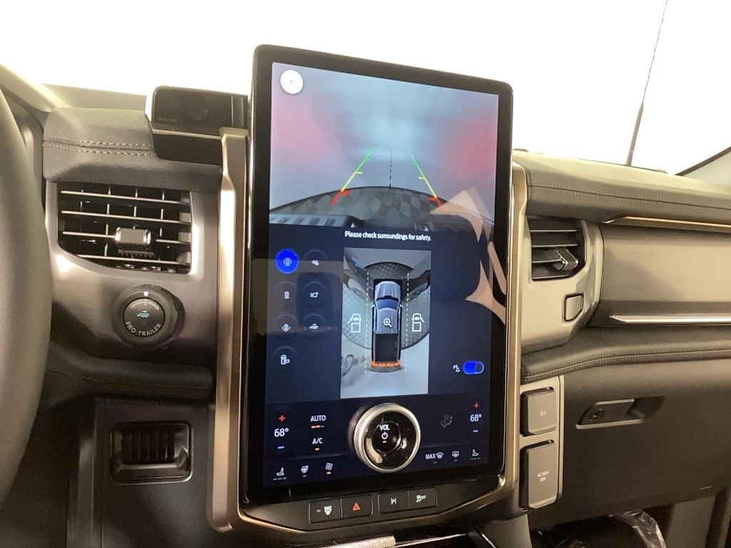 2025 Ford F-150 Lightning Lariat®