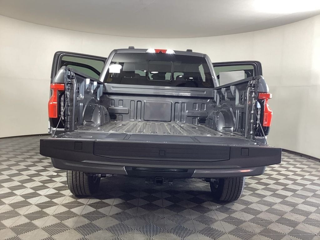 2025 Ford F-150 Lightning Lariat®