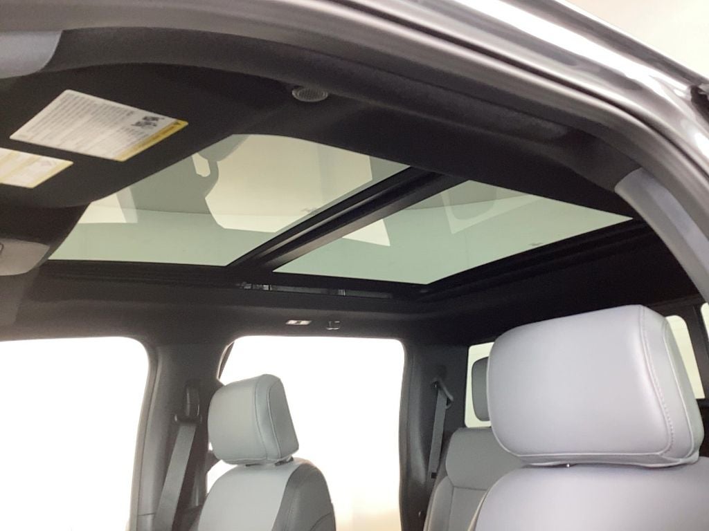 2025 Ford F-150 Lightning Lariat®