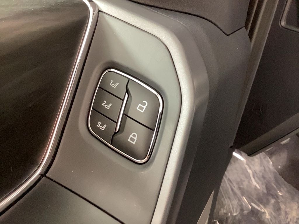 2025 Ford F-150 Lightning Lariat®