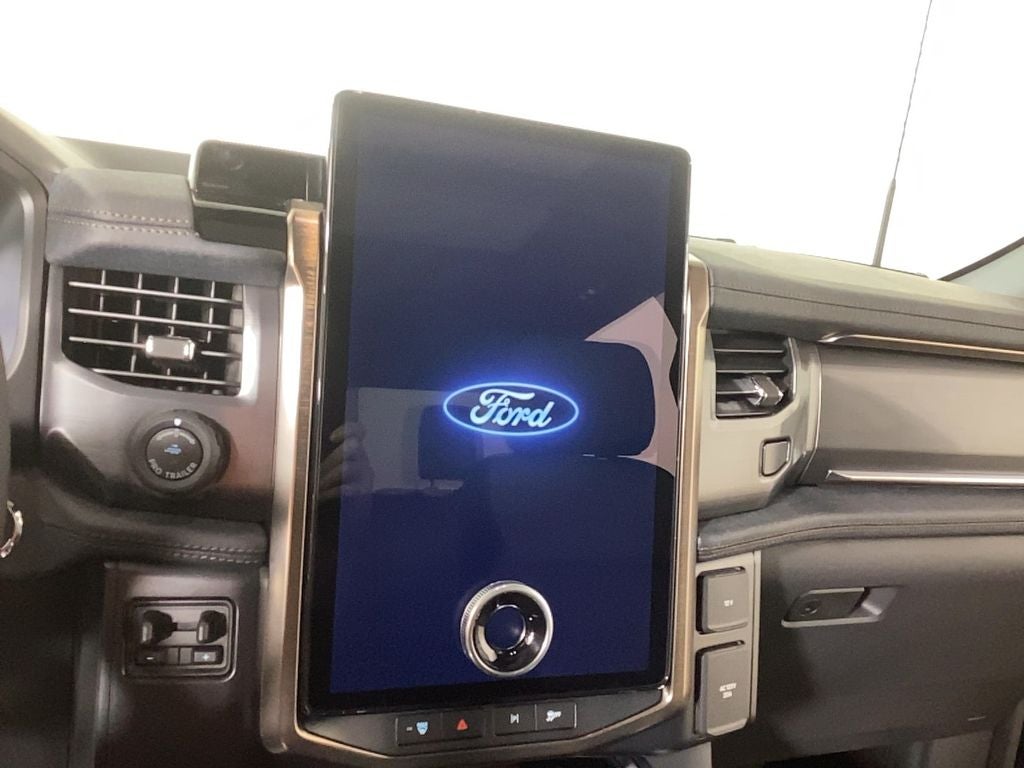 2025 Ford F-150 Lightning Lariat®