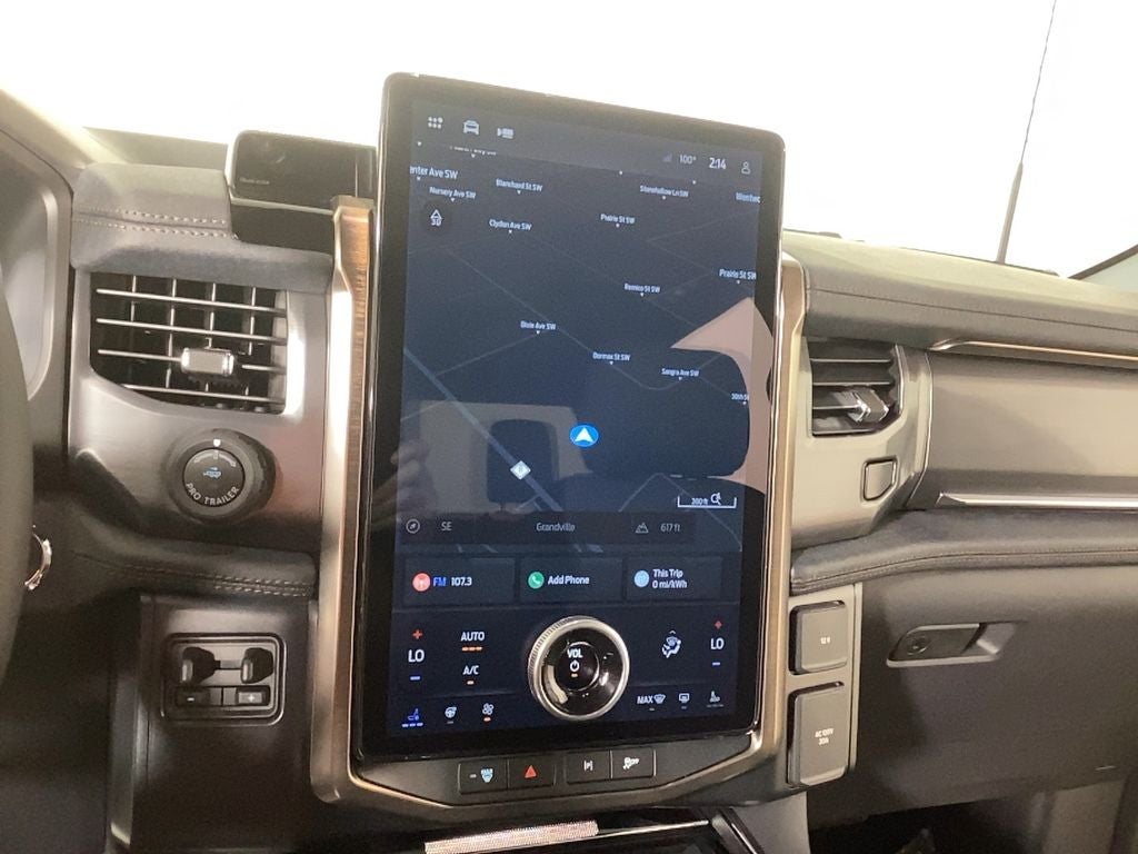 2025 Ford F-150 Lightning Lariat®