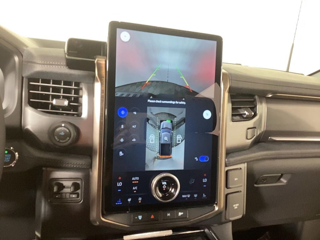 2025 Ford F-150 Lightning Lariat®