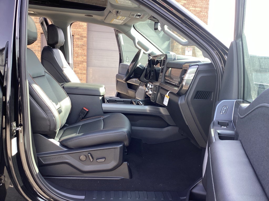 2026 Ford Super Duty F-350 SRW F-350® Lariat®