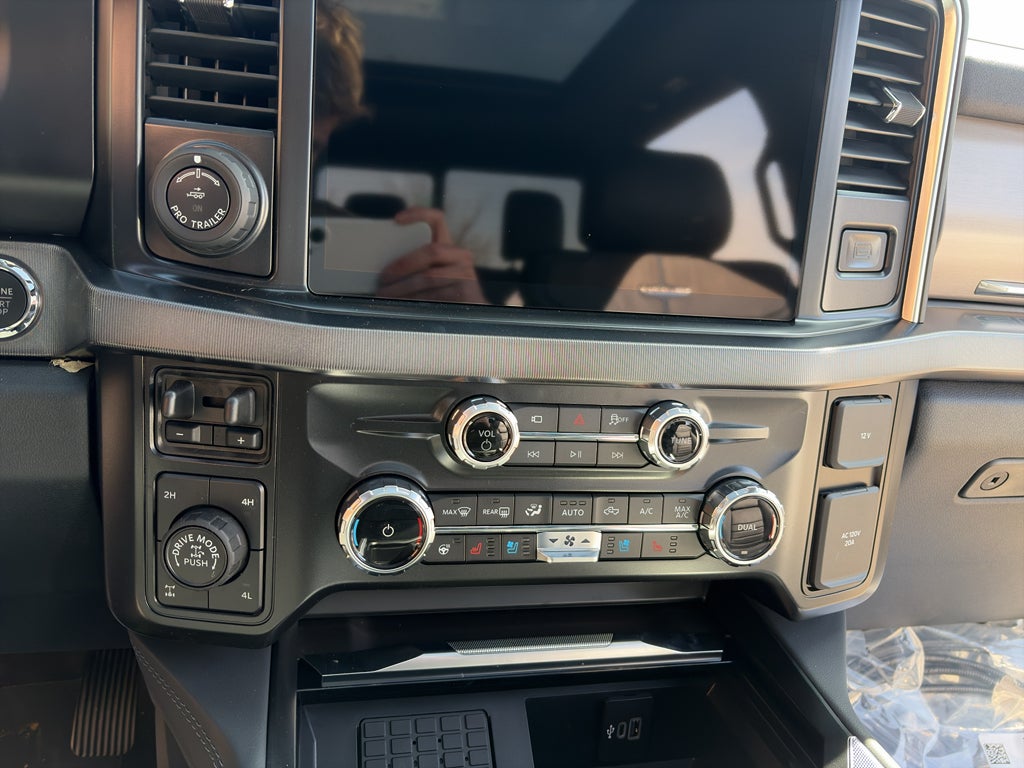 2026 Ford Super Duty F-350 SRW F-350® Platinum®