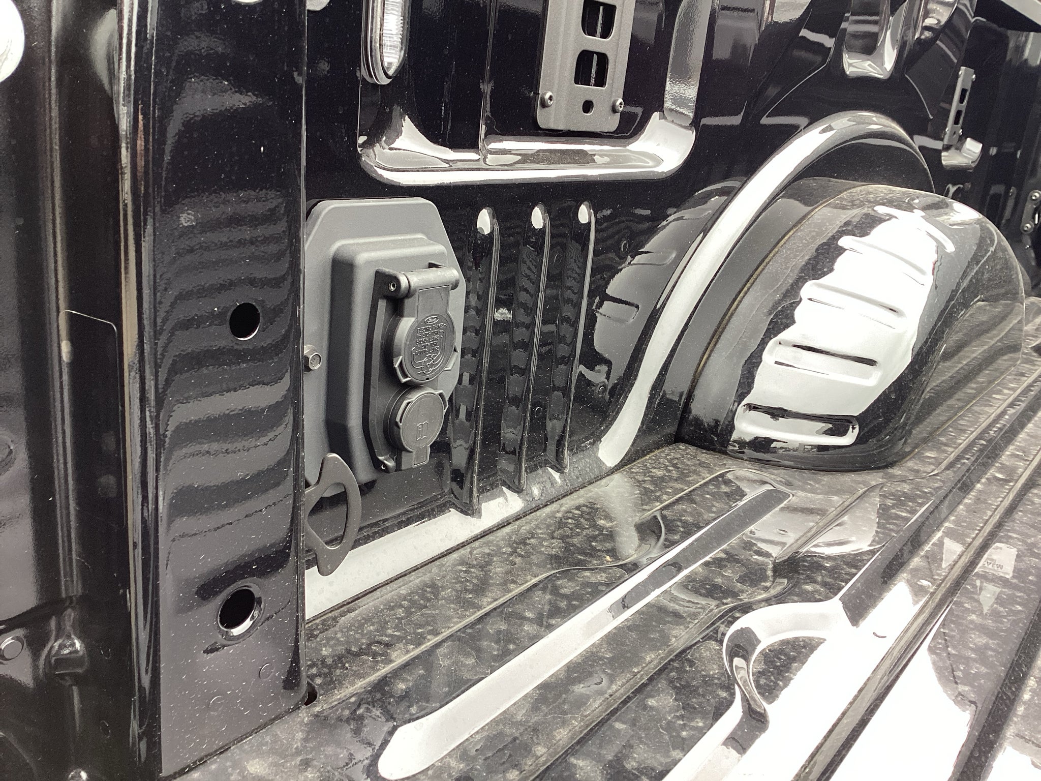 2027 Ford Super Duty F-350 SRW F-350® Platinum®