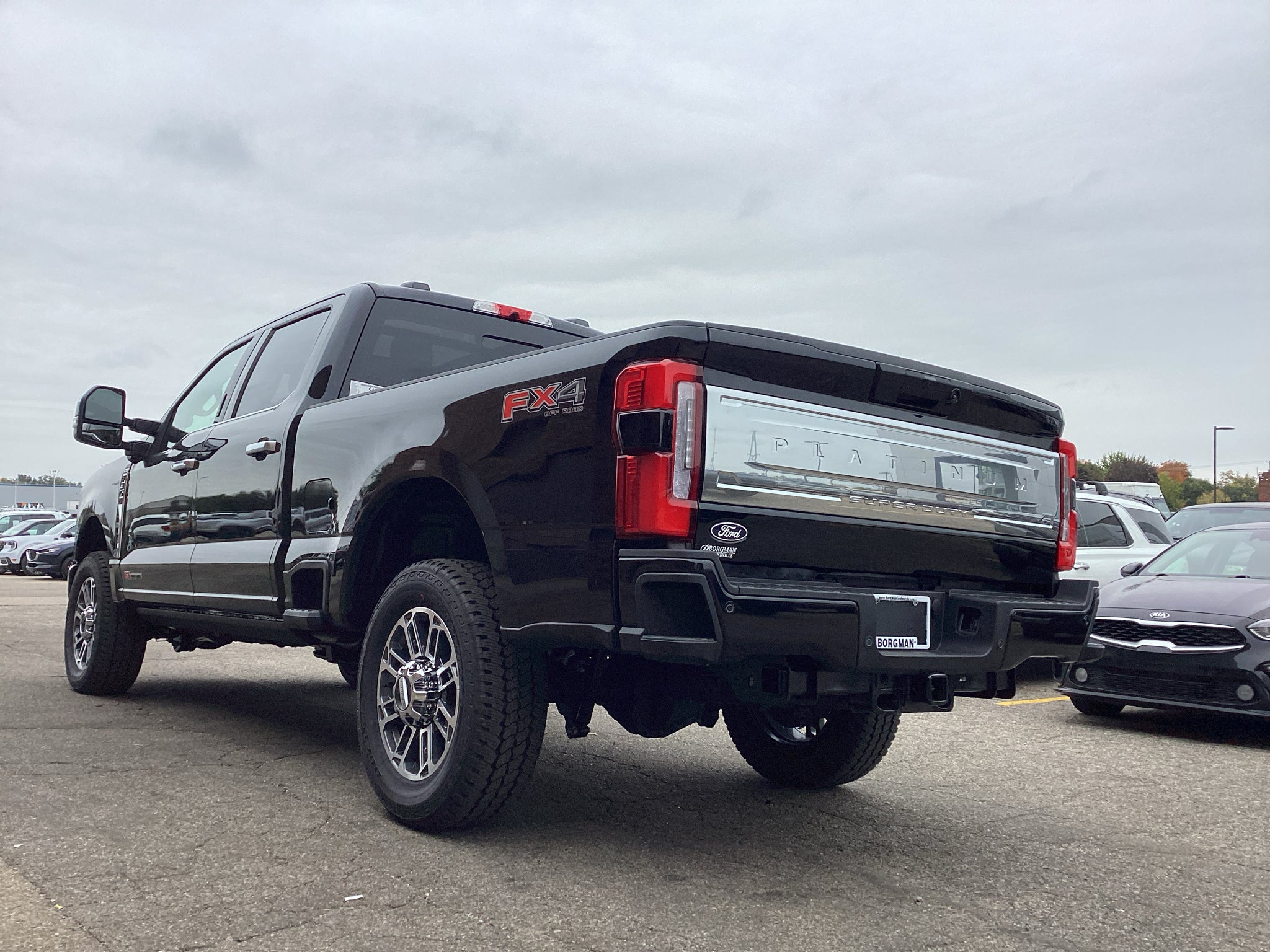 2027 Ford Super Duty F-350 SRW F-350® Platinum®