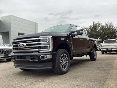 2027 Ford Super Duty F-350 SRW F-350® Platinum®