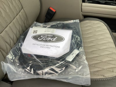 2027 Ford Super Duty F-350 SRW F-350® Platinum®