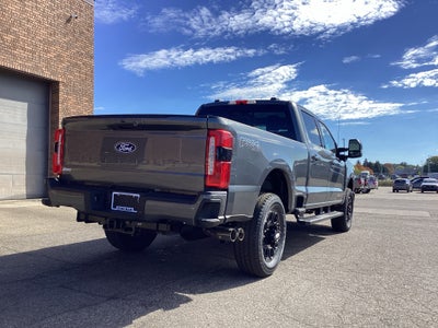 2027 Ford Super Duty F-350 SRW F-350® Lariat®