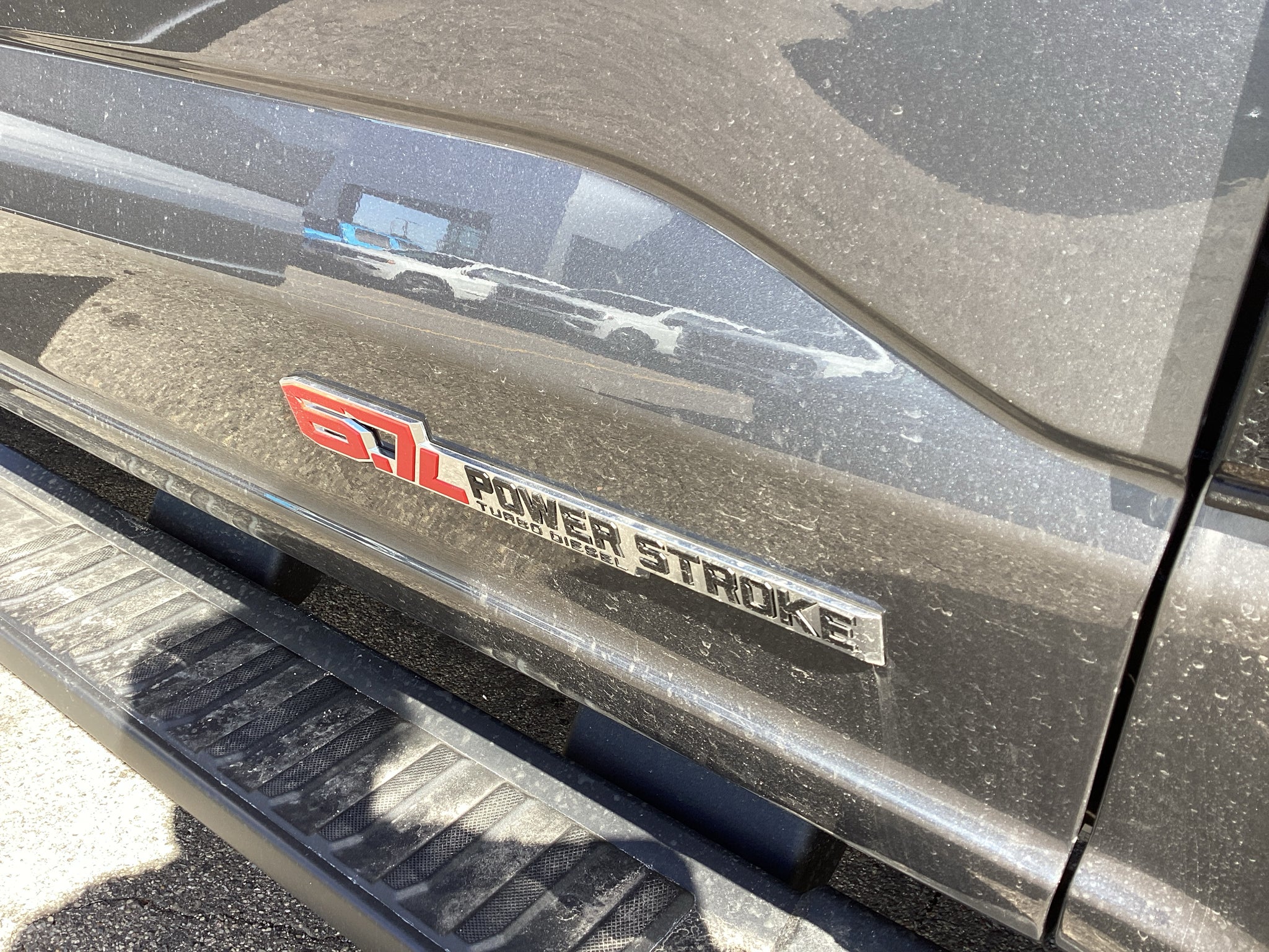 2027 Ford Super Duty F-350 SRW F-350® Lariat®