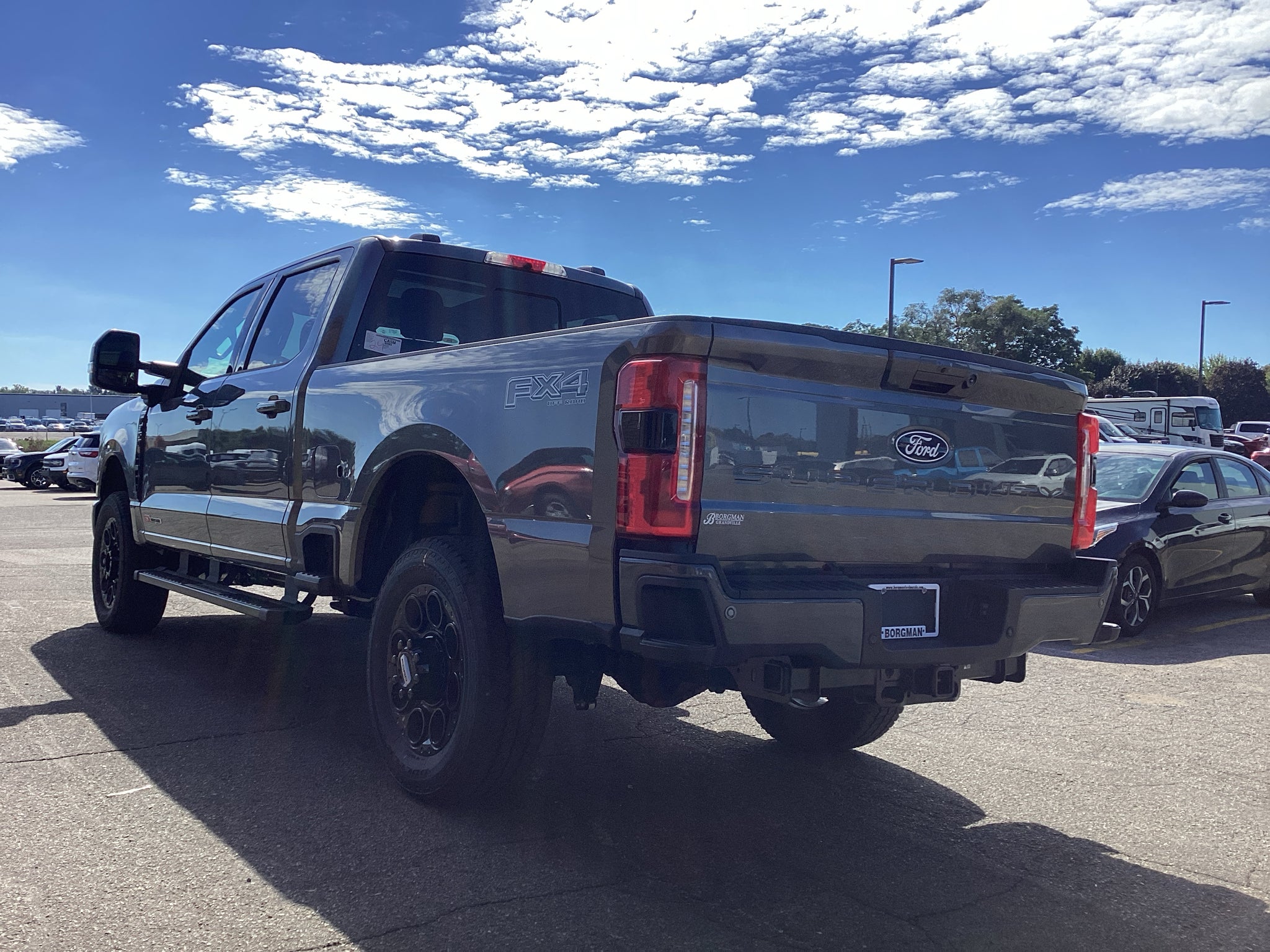 2027 Ford Super Duty F-350 SRW F-350® Lariat®