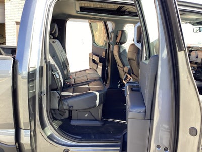2027 Ford Super Duty F-350 SRW F-350® Lariat®