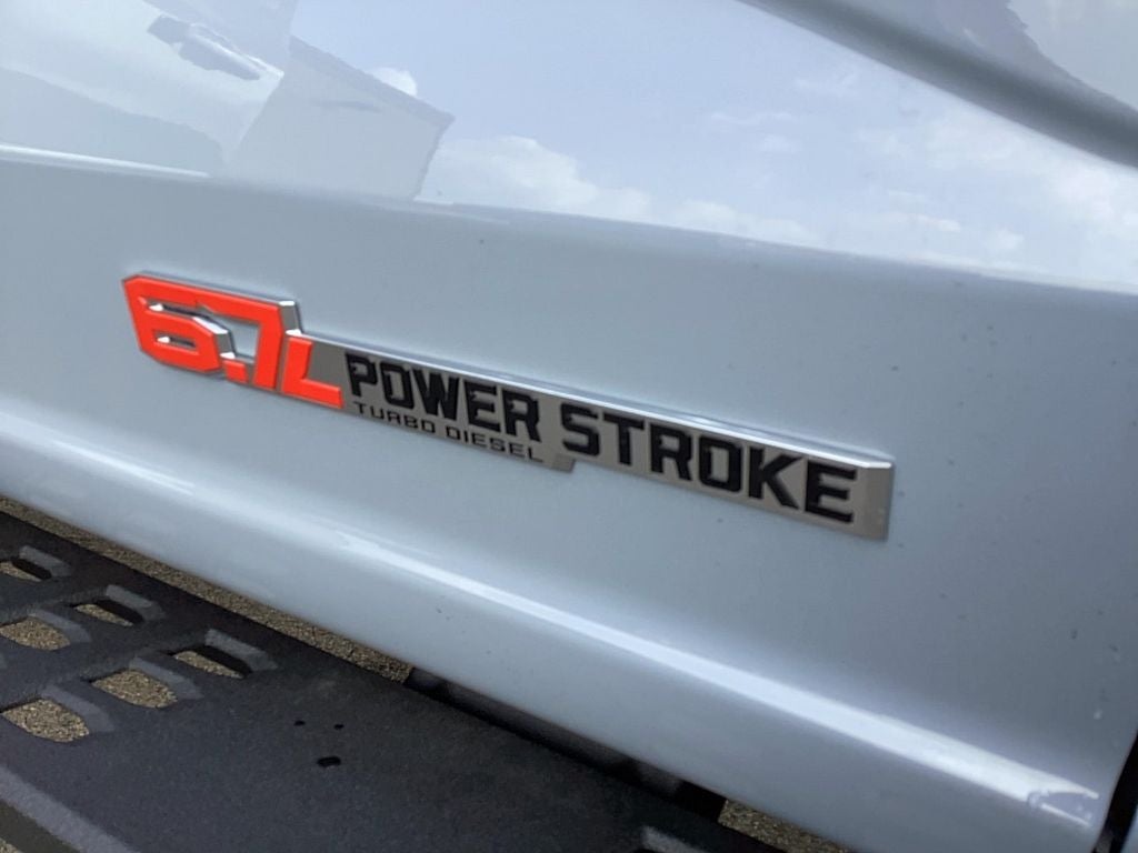 2026 Ford Super Duty F-350 SRW F-350® Lariat®