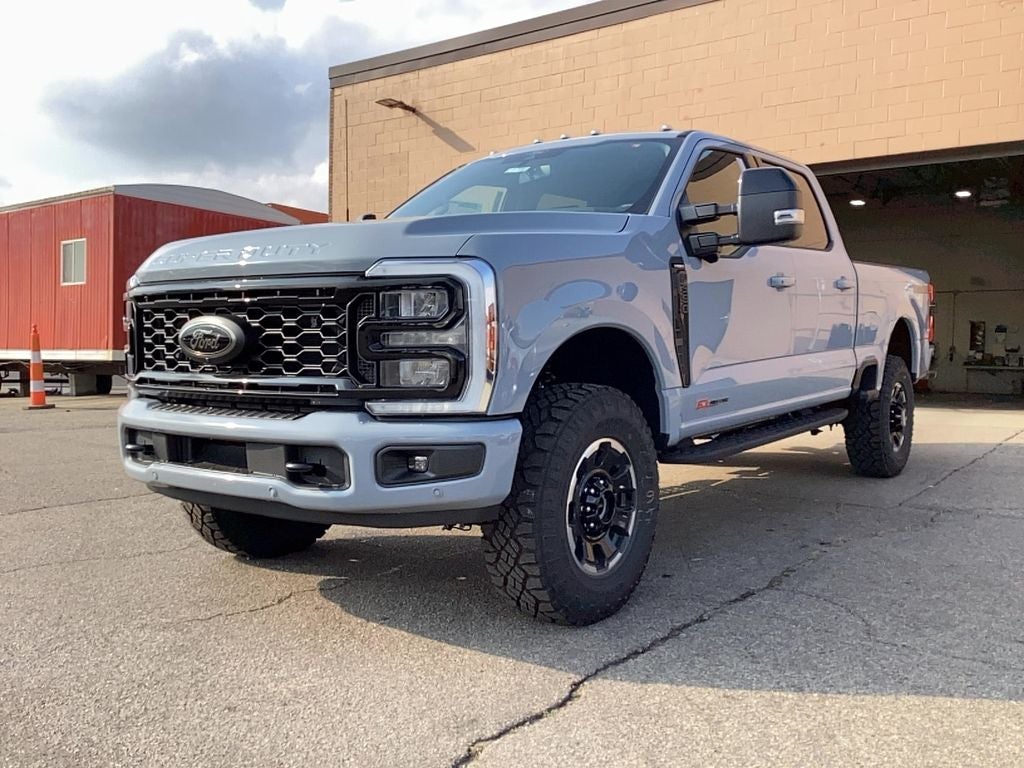 2026 Ford Super Duty F-350 SRW F-350® Lariat®