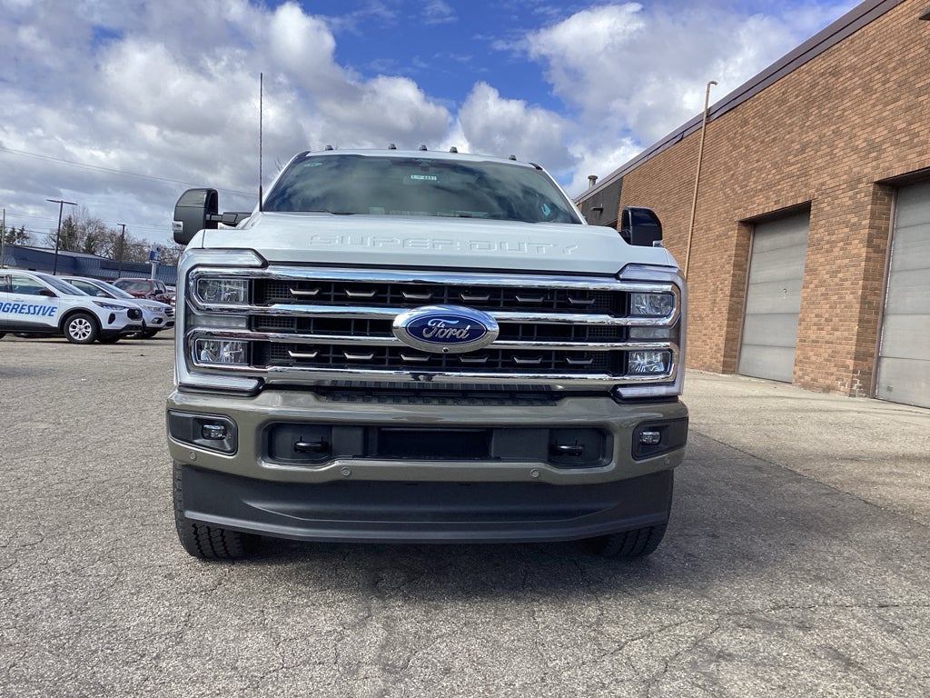 2026 Ford Super Duty F-350 SRW F-350® King Ranch®
