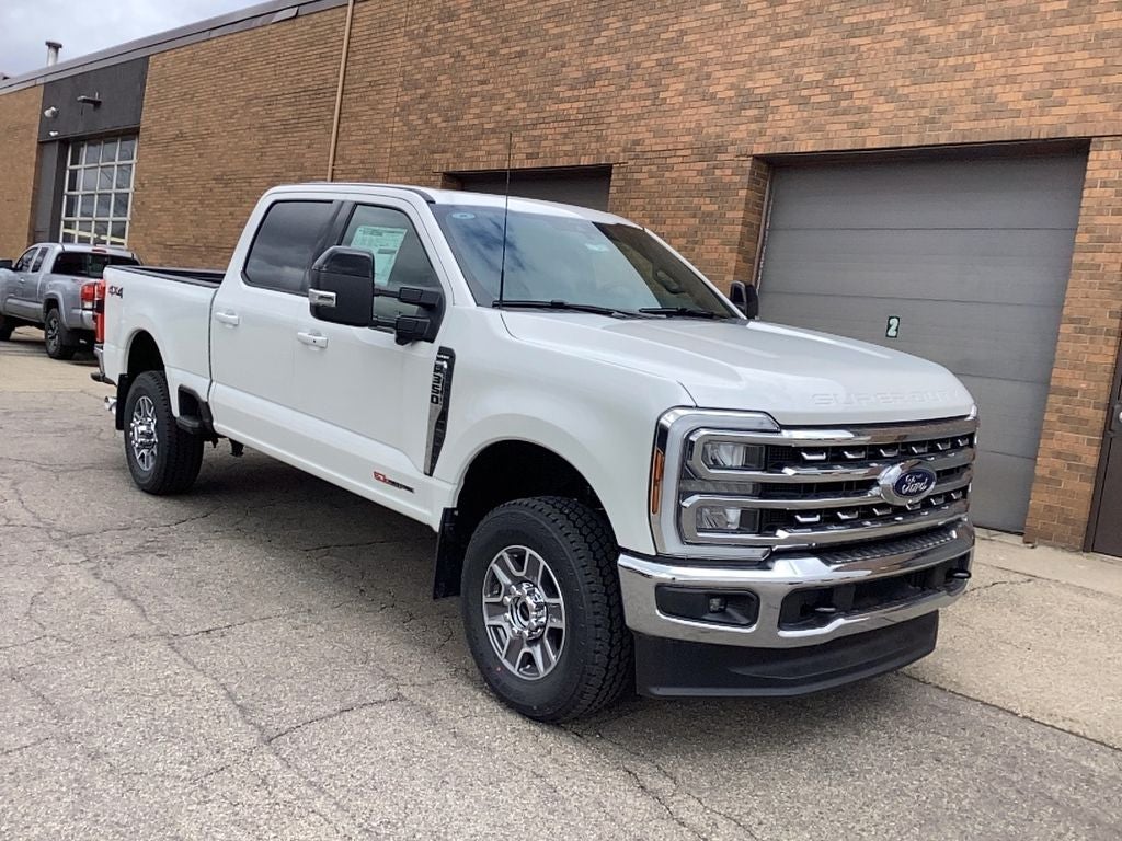 2025 Ford Super Duty F-350 SRW F-350® Lariat®