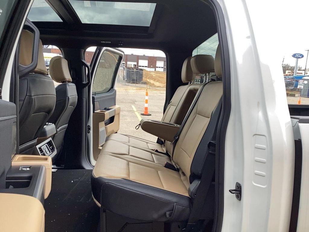 2025 Ford Super Duty F-350 SRW F-350® Lariat®