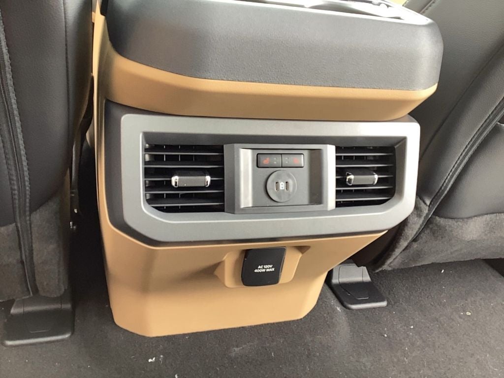 2025 Ford Super Duty F-350 SRW F-350® Lariat®