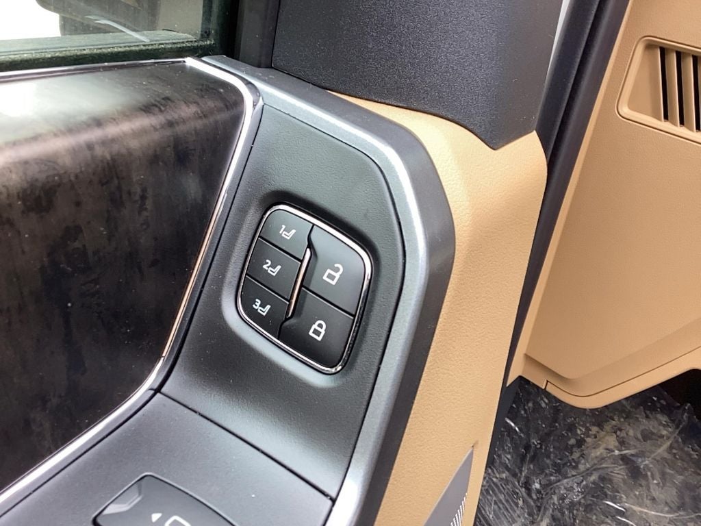 2025 Ford Super Duty F-350 SRW F-350® Lariat®