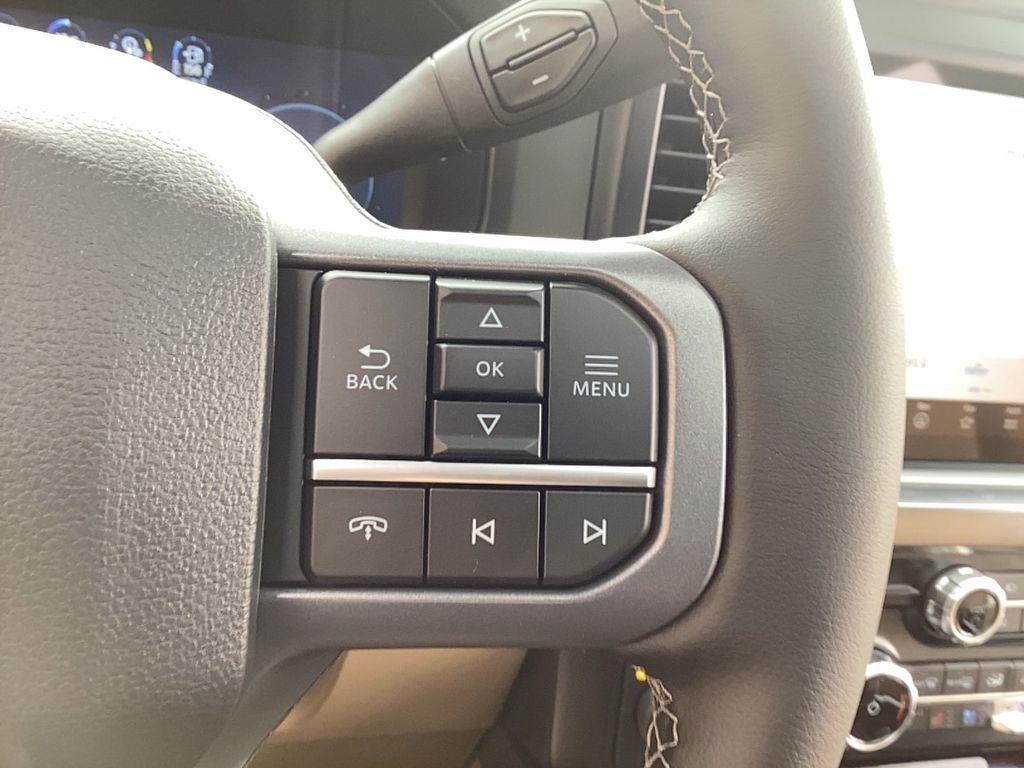 2025 Ford Super Duty F-350 SRW F-350® Lariat®