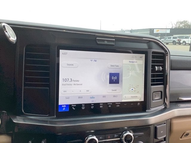 2025 Ford Super Duty F-350 SRW F-350® Lariat®